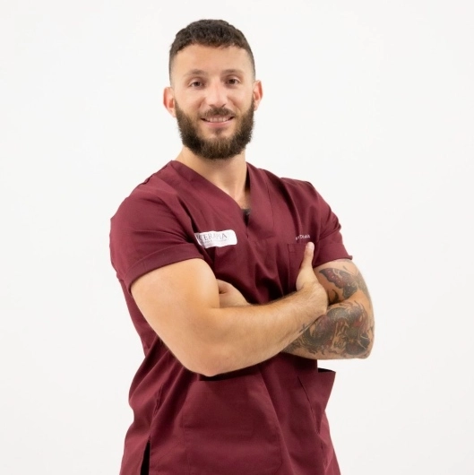 Foto profilo del Dottor Canino Francesco, proprietario dello studio di fisioterapia 39